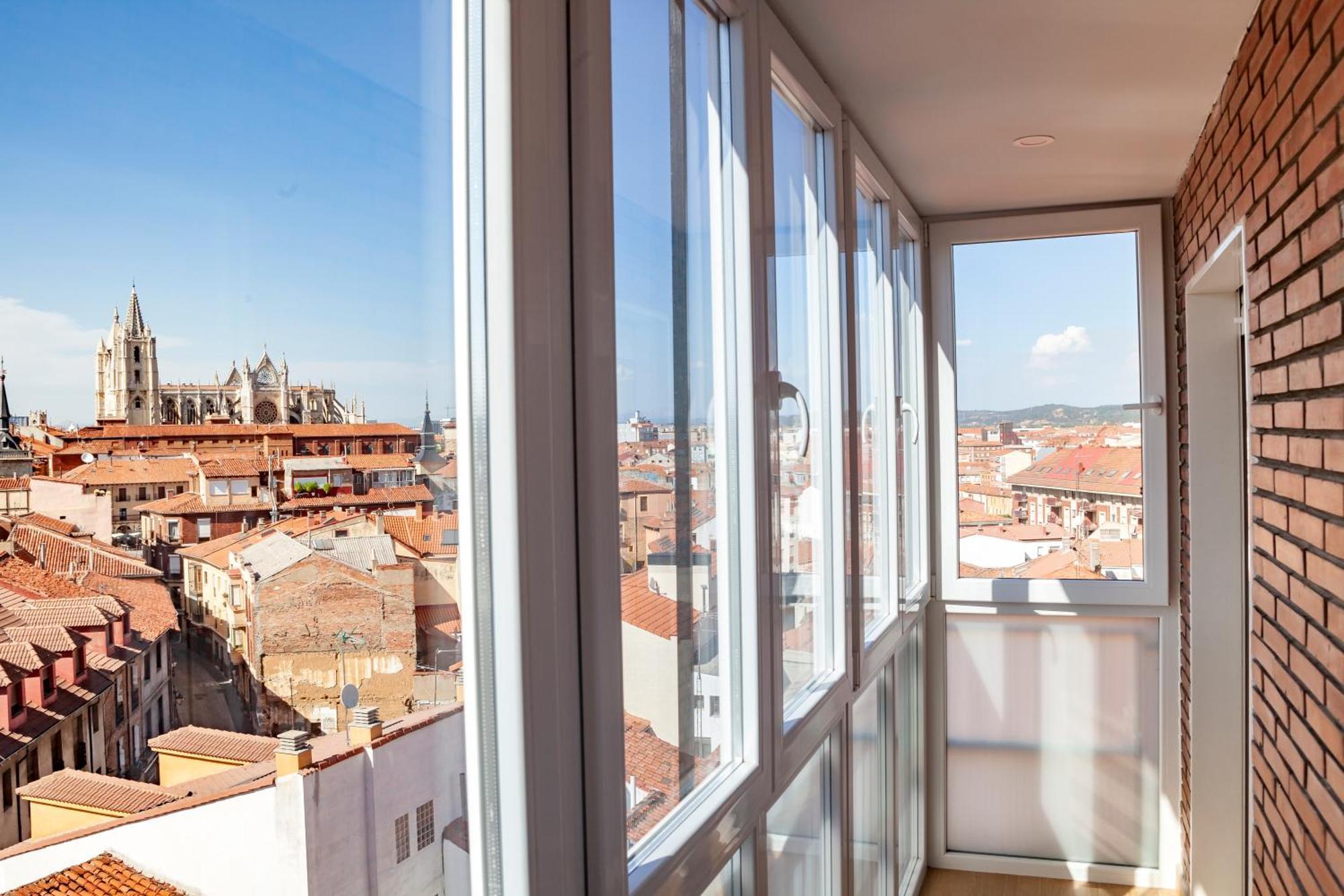 The View - Apartamento Reformado Con Vistas A La Catedral - Leonapartamentos Leão Exterior foto